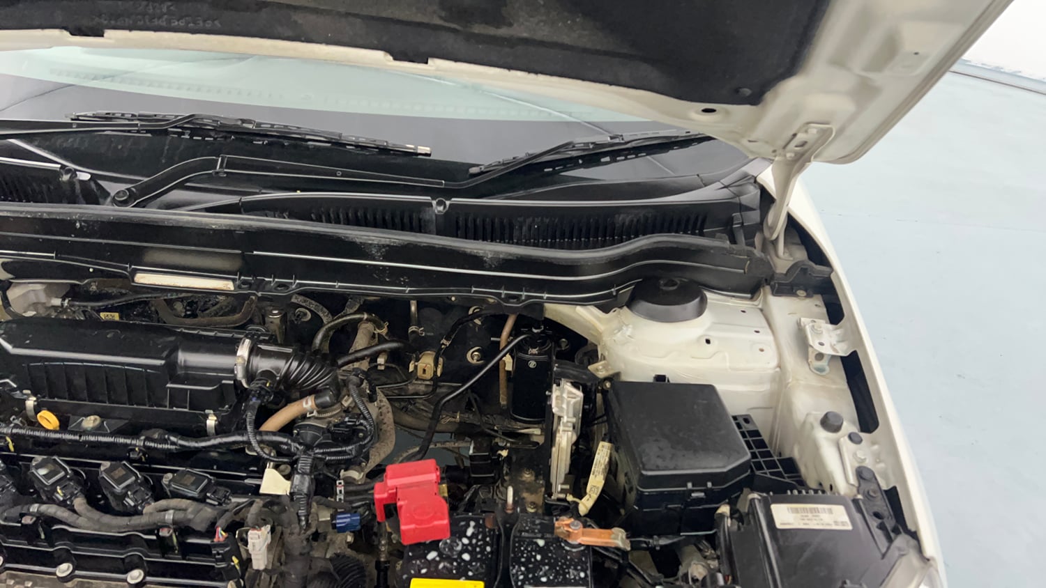 Used 2021 maruti-suzuki Vitara Brezza ZXi Petrol Manual engine ENGINE LEFT SIDE HINGE & APRON VIEW