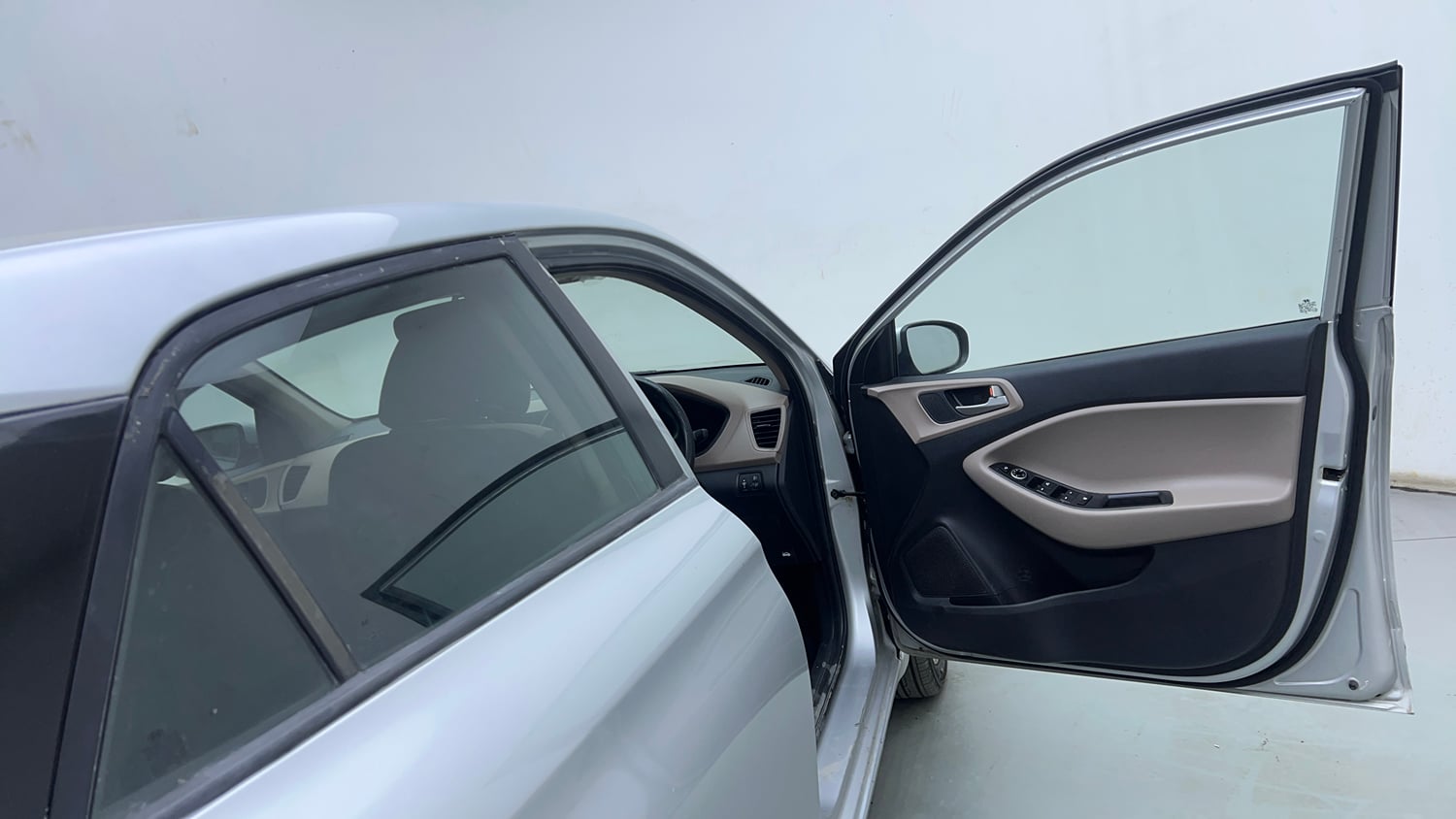 Used 2017 Hyundai Elite i20 Asta 1.2 Petrol Manual interior RIGHT FRONT DOOR OPEN VIEW
