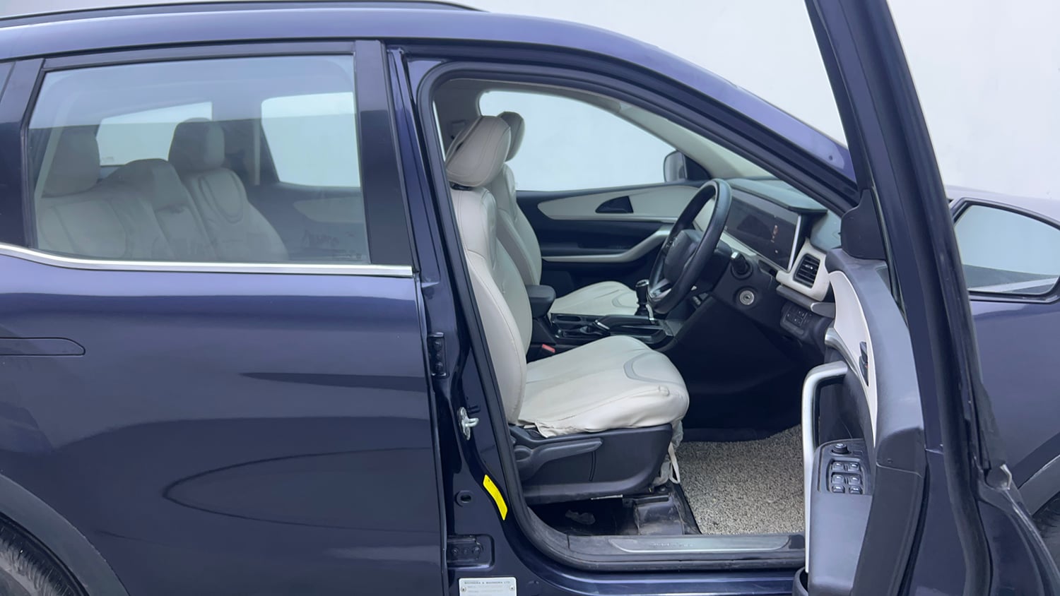 Used 2023 Mahindra XUV700 AX 3 Diesel MT 7 STR Diesel Manual interior RIGHT SIDE FRONT DOOR CABIN VIEW