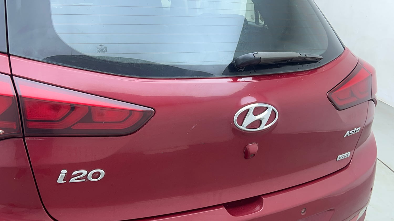 Used 2015 Hyundai Elite i20 Asta 1.2 Petrol Manual dents MINOR SCRATCH