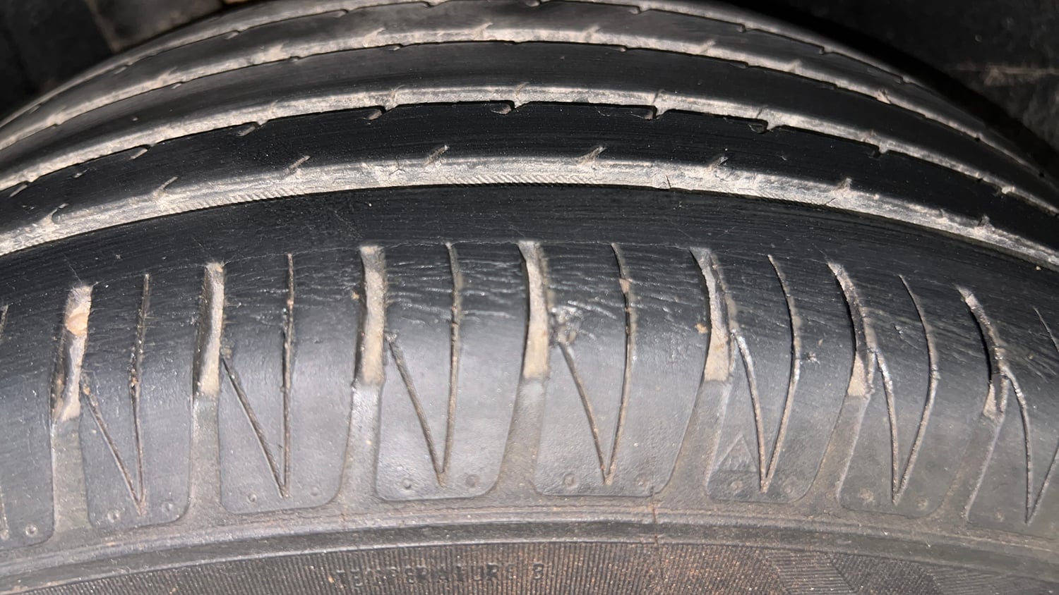 Used 2021 Toyota Urban Cruiser Premium Grade AT Petrol Automatic tyres RIGHT REAR TYRE TREAD VIEW