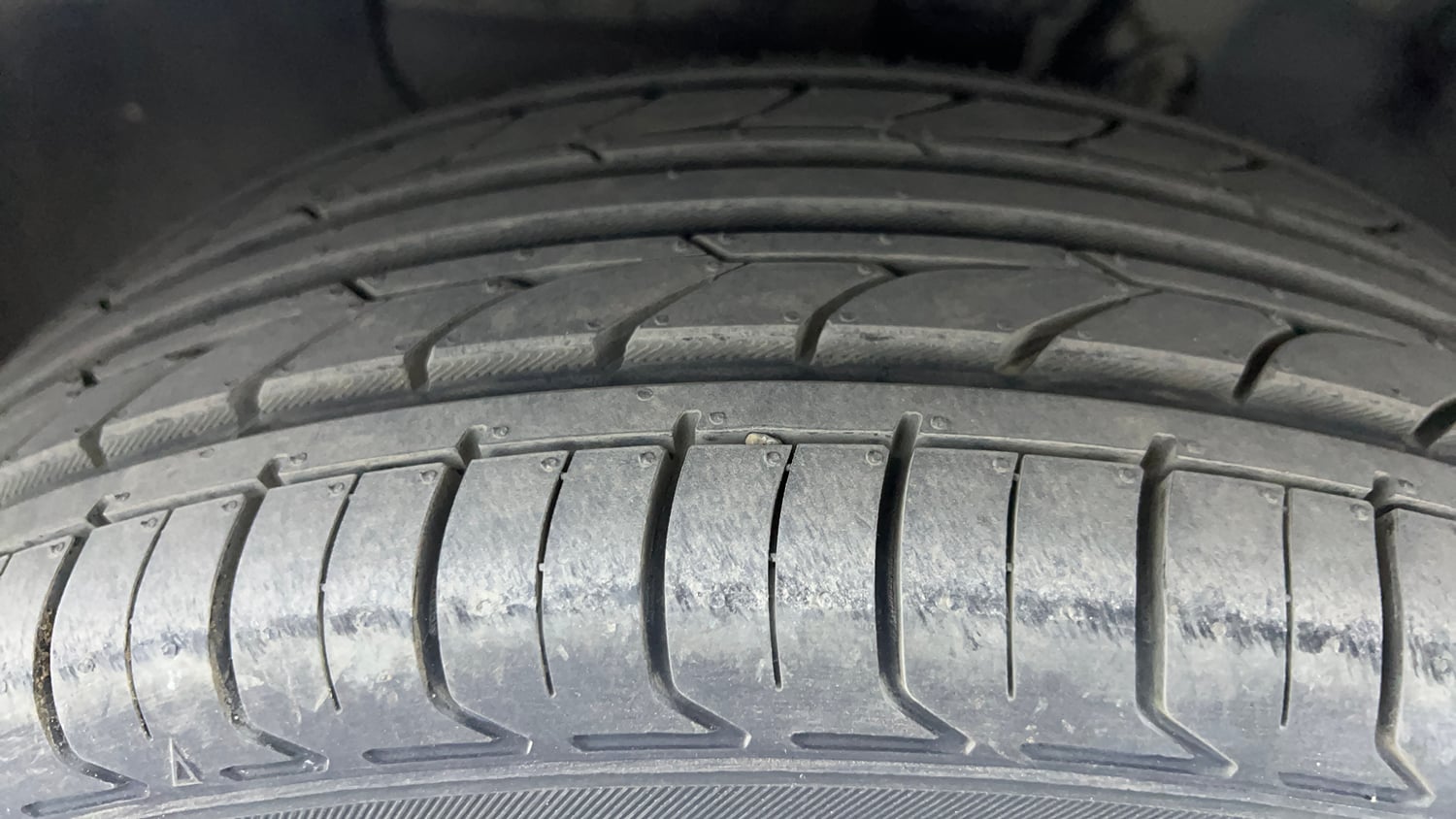 Used 2017 Hyundai Elite i20 Asta 1.2 Petrol Manual tyres LEFT FRONT TYRE TREAD VIEW