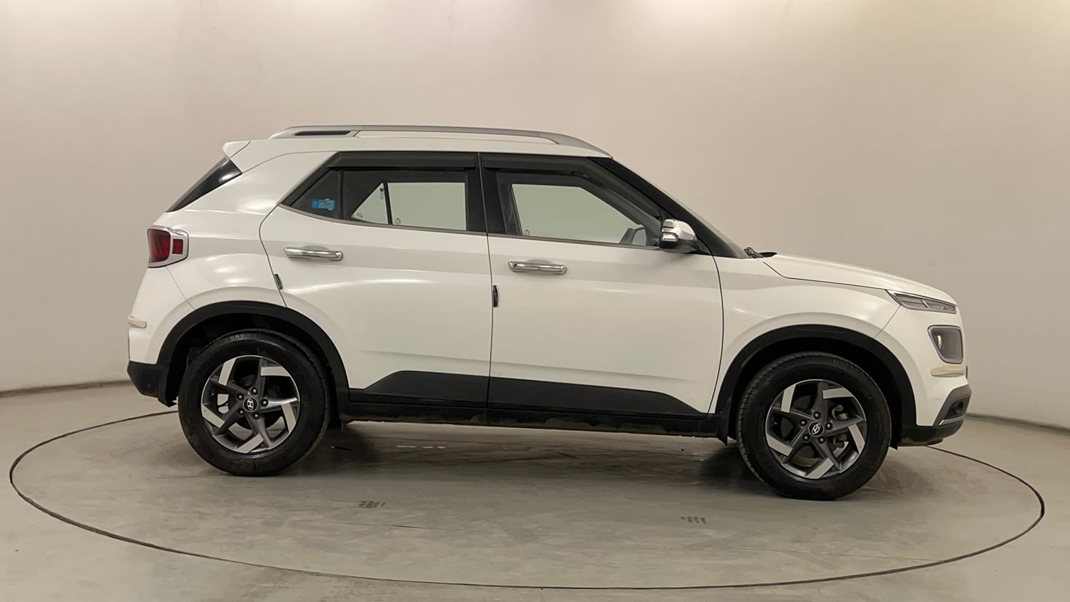 Used 2021 Hyundai Venue SX 1.0 Turbo Petrol Manual exterior RIGHT SIDE VIEW