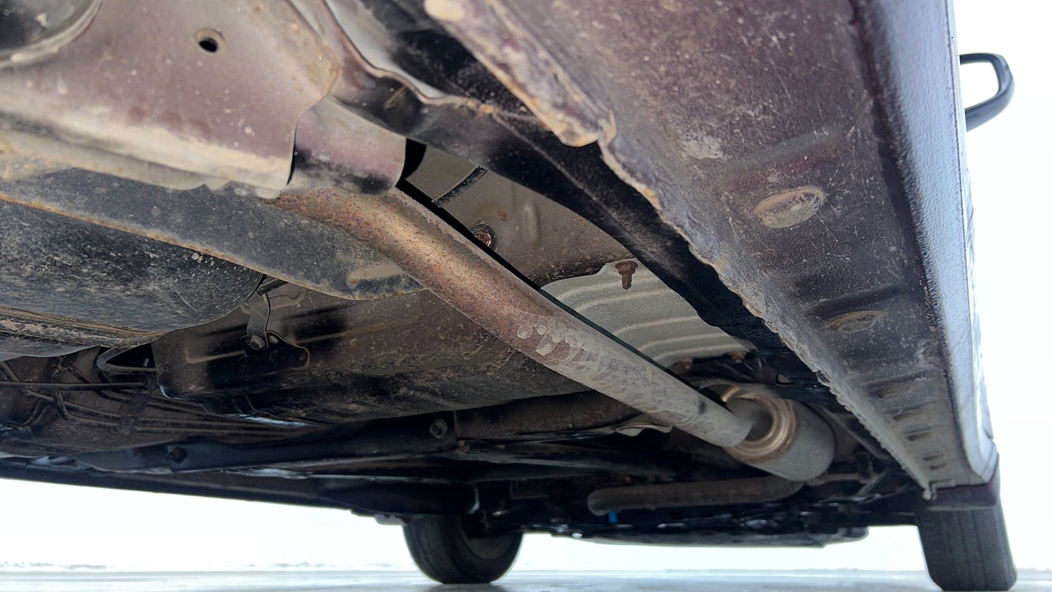 Used 2015 Honda City V Petrol Manual extra REAR RIGHT UNDERBODY VIEW