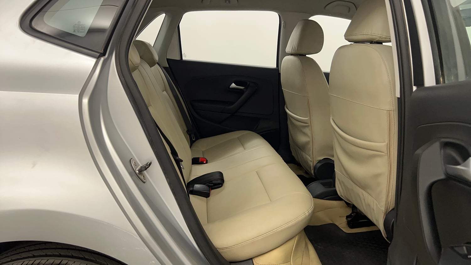 Used 2018 Volkswagen Ameo Comfortline 1.2L (P) Petrol Manual interior RIGHT SIDE REAR DOOR CABIN VIEW
