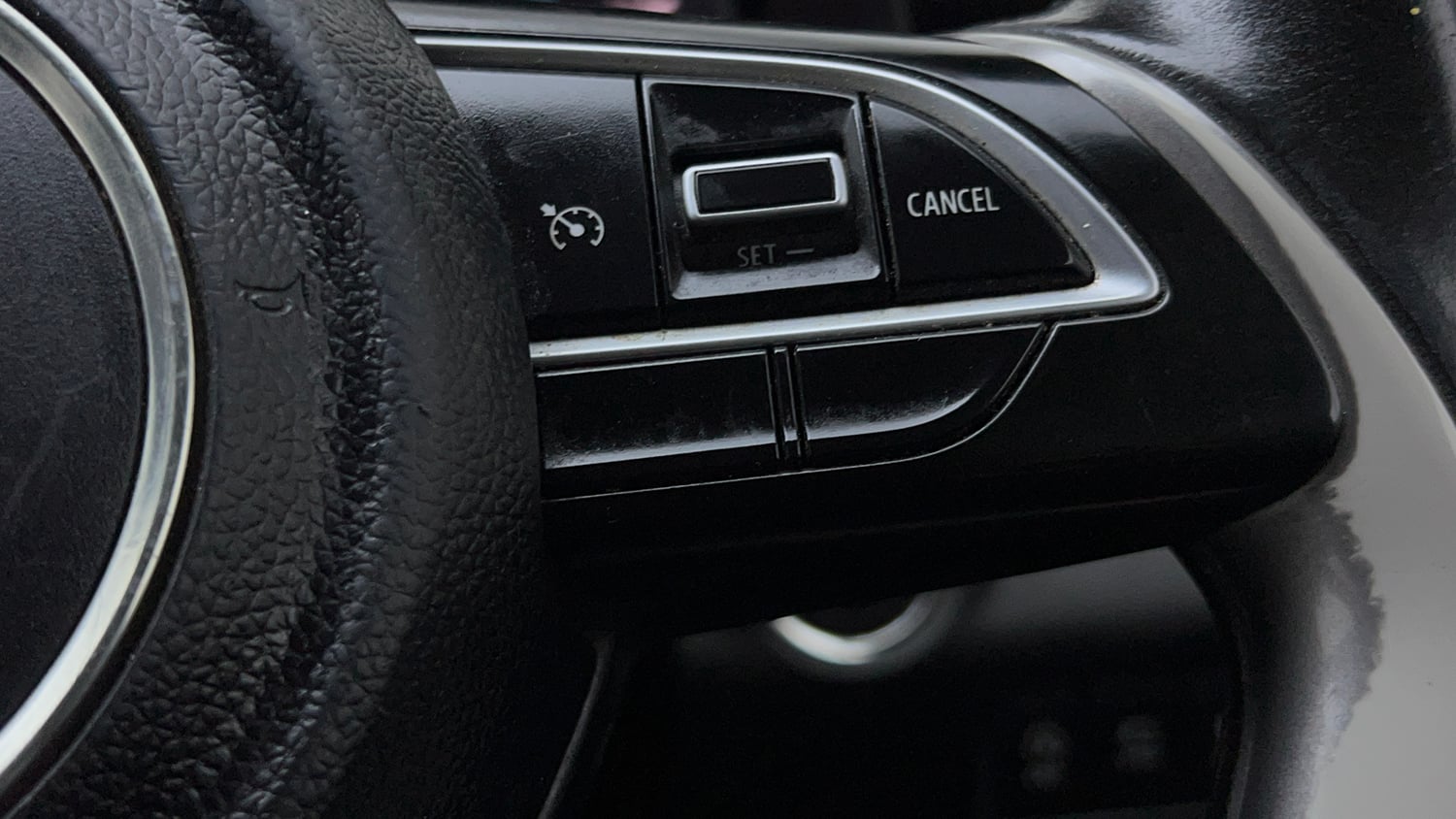 Used 2022 Maruti Suzuki XL6 Alpha Plus MT Petrol Petrol Manual top_features Cruise control