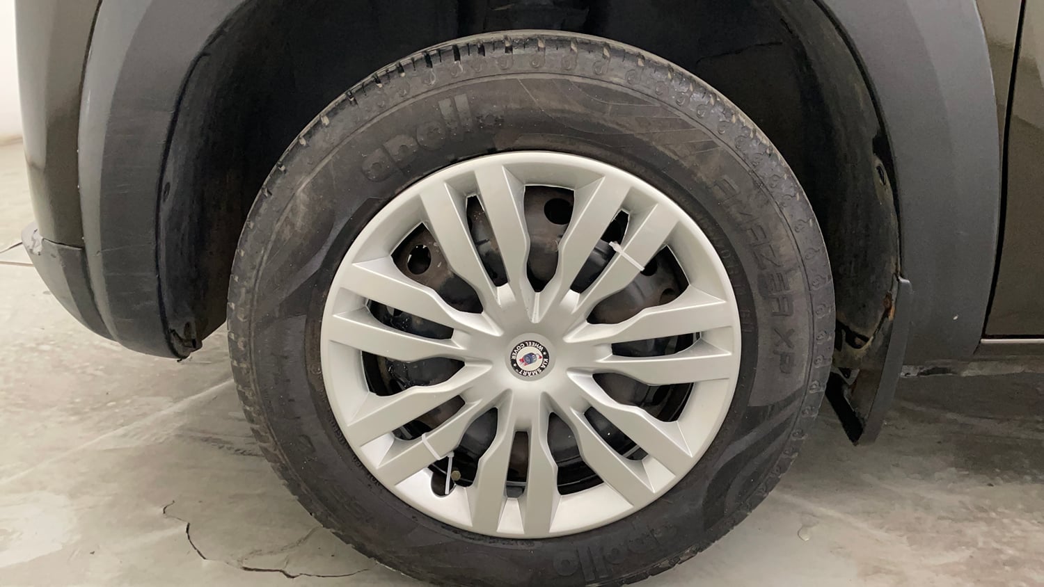 Used 2020 Renault Kwid RXT Petrol Manual tyres LEFT FRONT TYRE RIM VIEW
