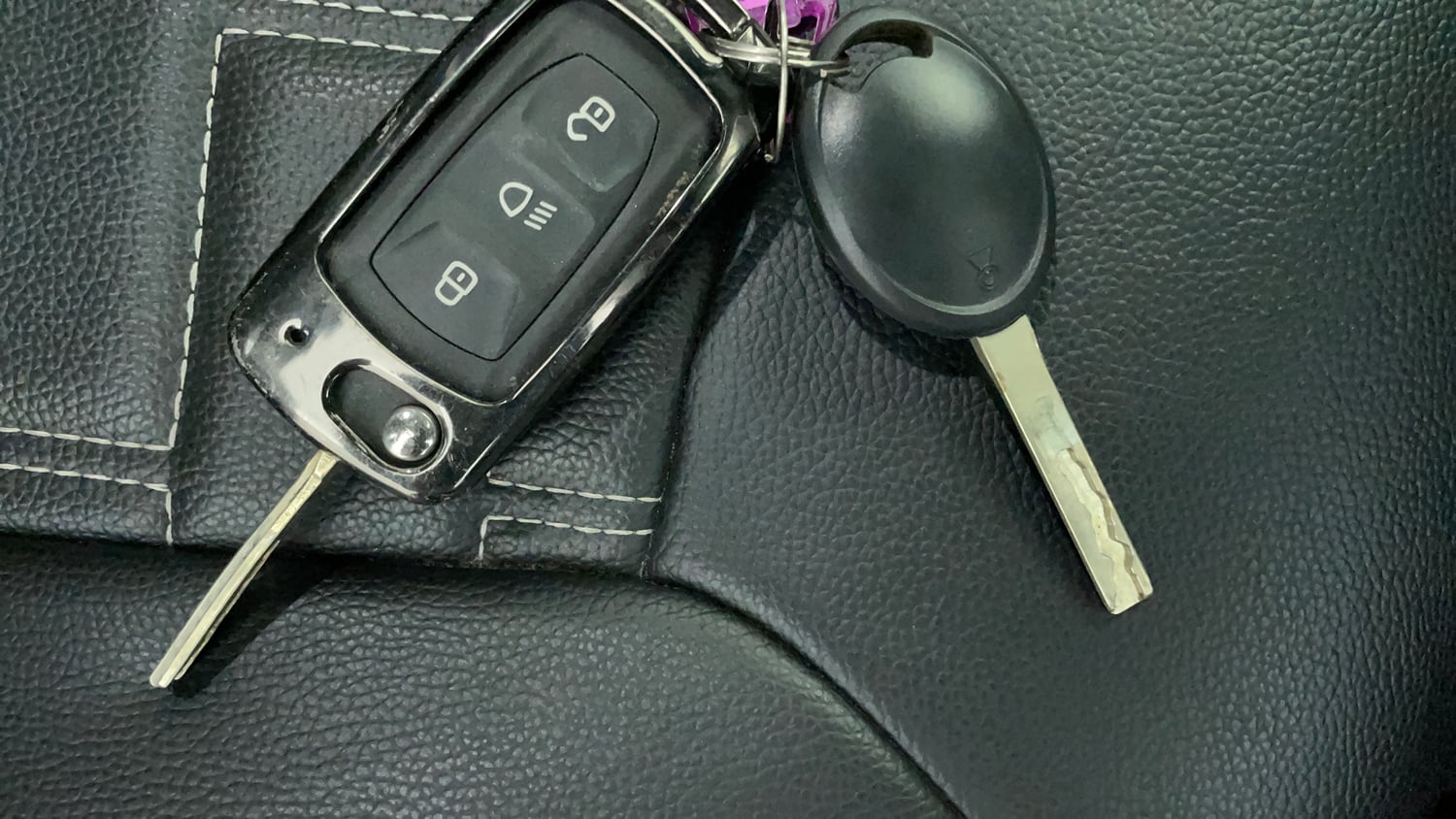 Used 2024 Tata Tiago XT Rhythm iCNG Cng Manual extra CAR KEY VIEW