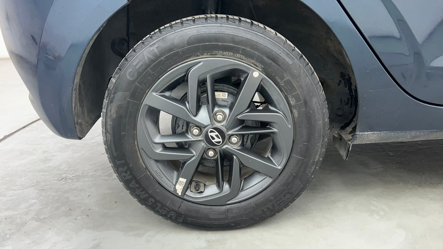 Used 2023 Hyundai Grand i10 Nios Sportz 1.2 Kappa VTVT Petrol Manual tyres RIGHT REAR TYRE RIM VIEW