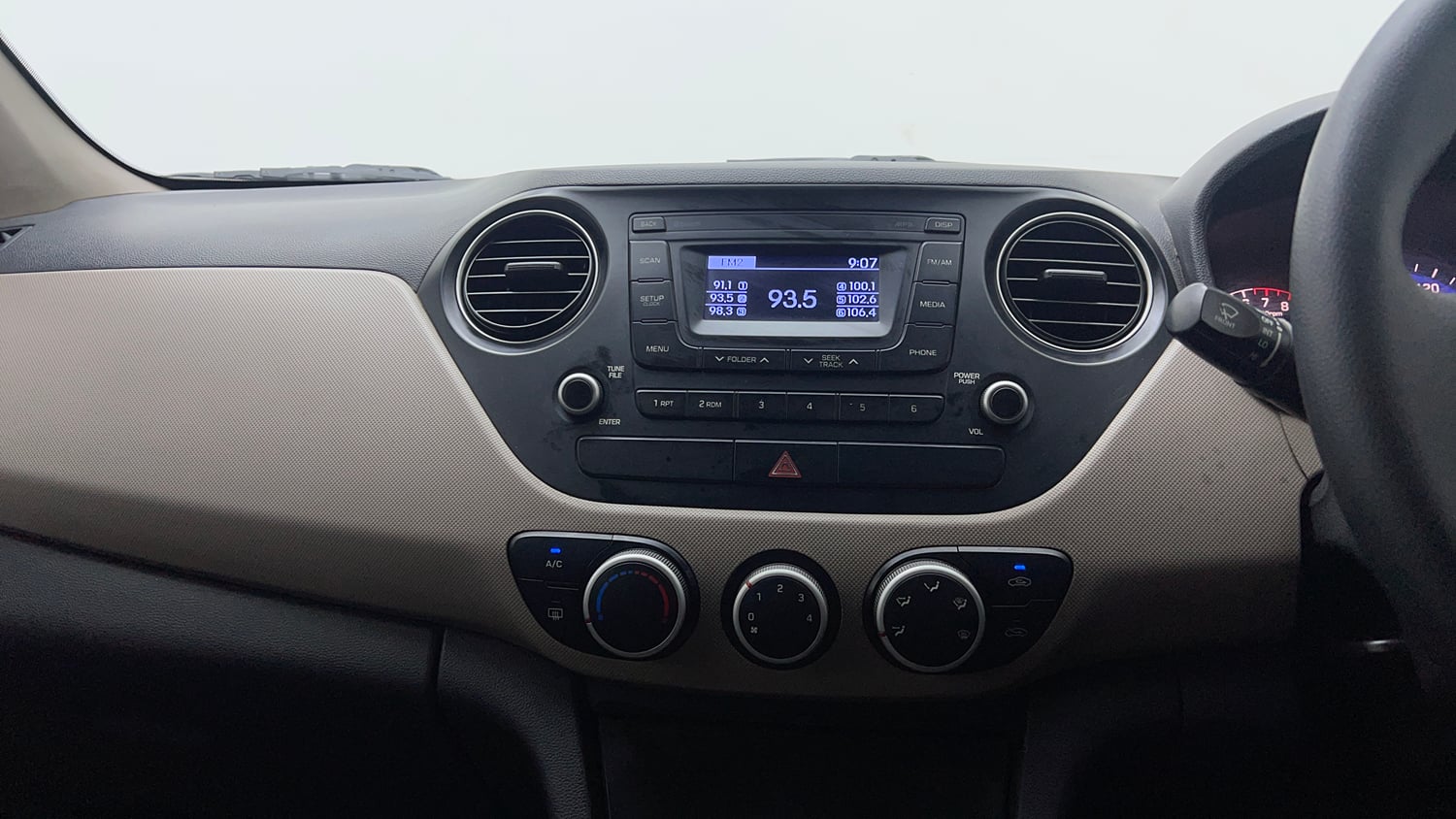 Used 2016 Hyundai Xcent S 1.2 Petrol Manual interior MUSIC SYSTEM & AC CONTROL VIEW