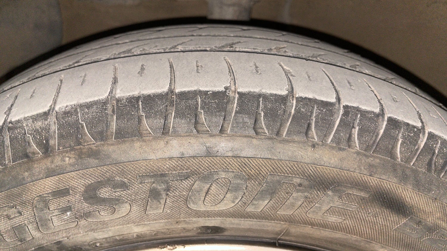 Used 2015 Hyundai Grand i10 Asta 1.2 Kappa VTVT Petrol Manual tyres LEFT FRONT TYRE TREAD VIEW