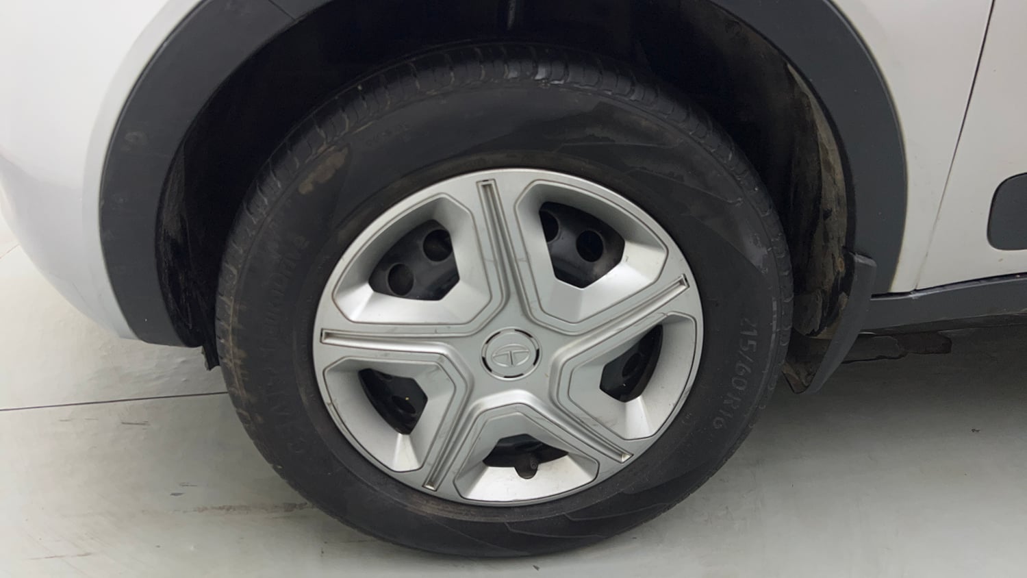 Used 2019 Tata Nexon XMA Petrol Petrol Automatic tyres LEFT FRONT TYRE RIM VIEW