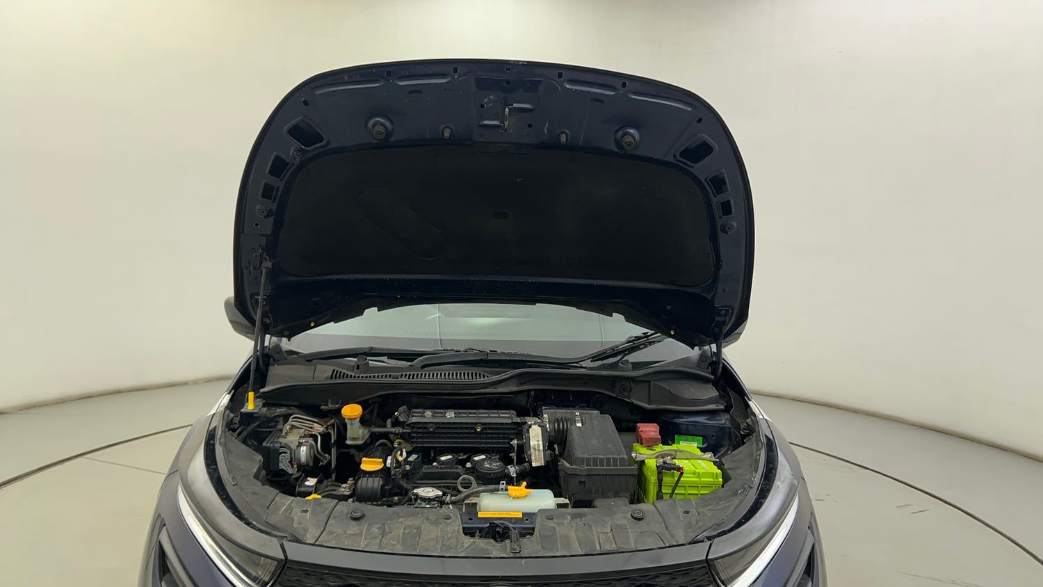 Used 2024 Tata Altroz XM Petrol Petrol Manual engine ENGINE & BONNET OPEN FRONT VIEW