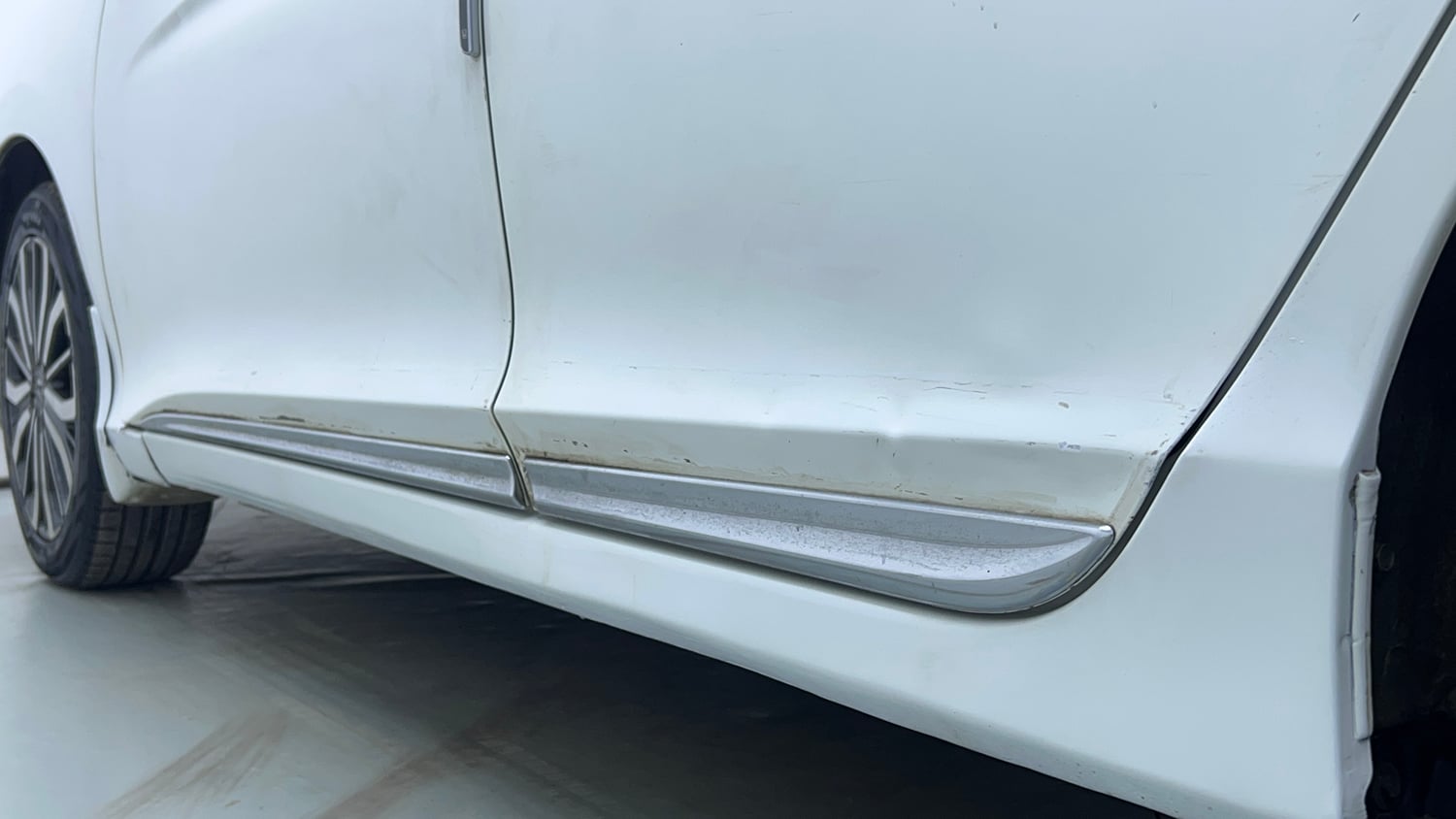 Used 2017 Honda City ZX CVT Petrol Petrol Automatic dents MINOR DENT