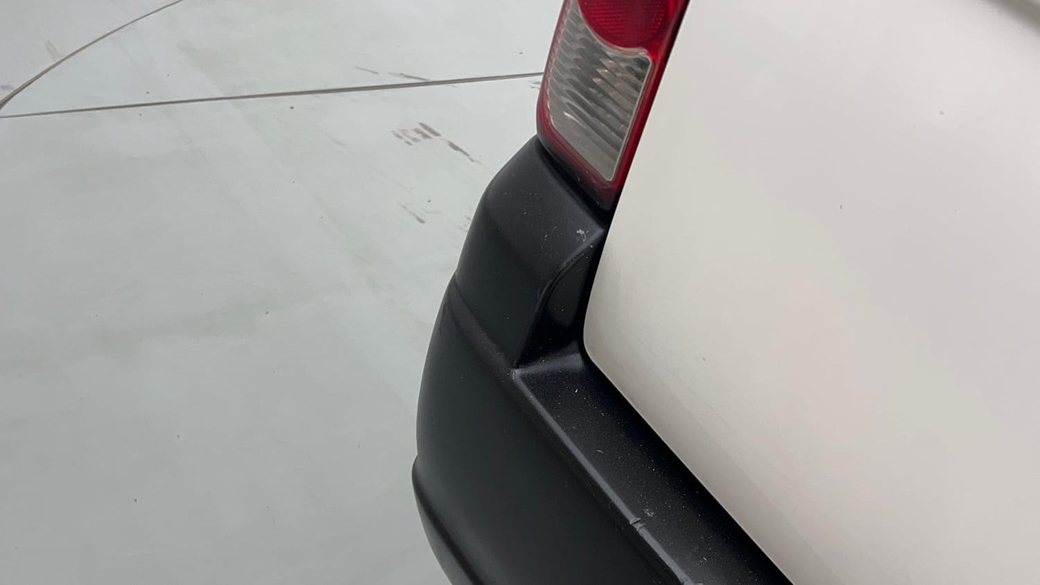 Used 2022 Maruti Suzuki Eeco 5 STR AC (O) Petrol Manual dents MINOR SCRATCH