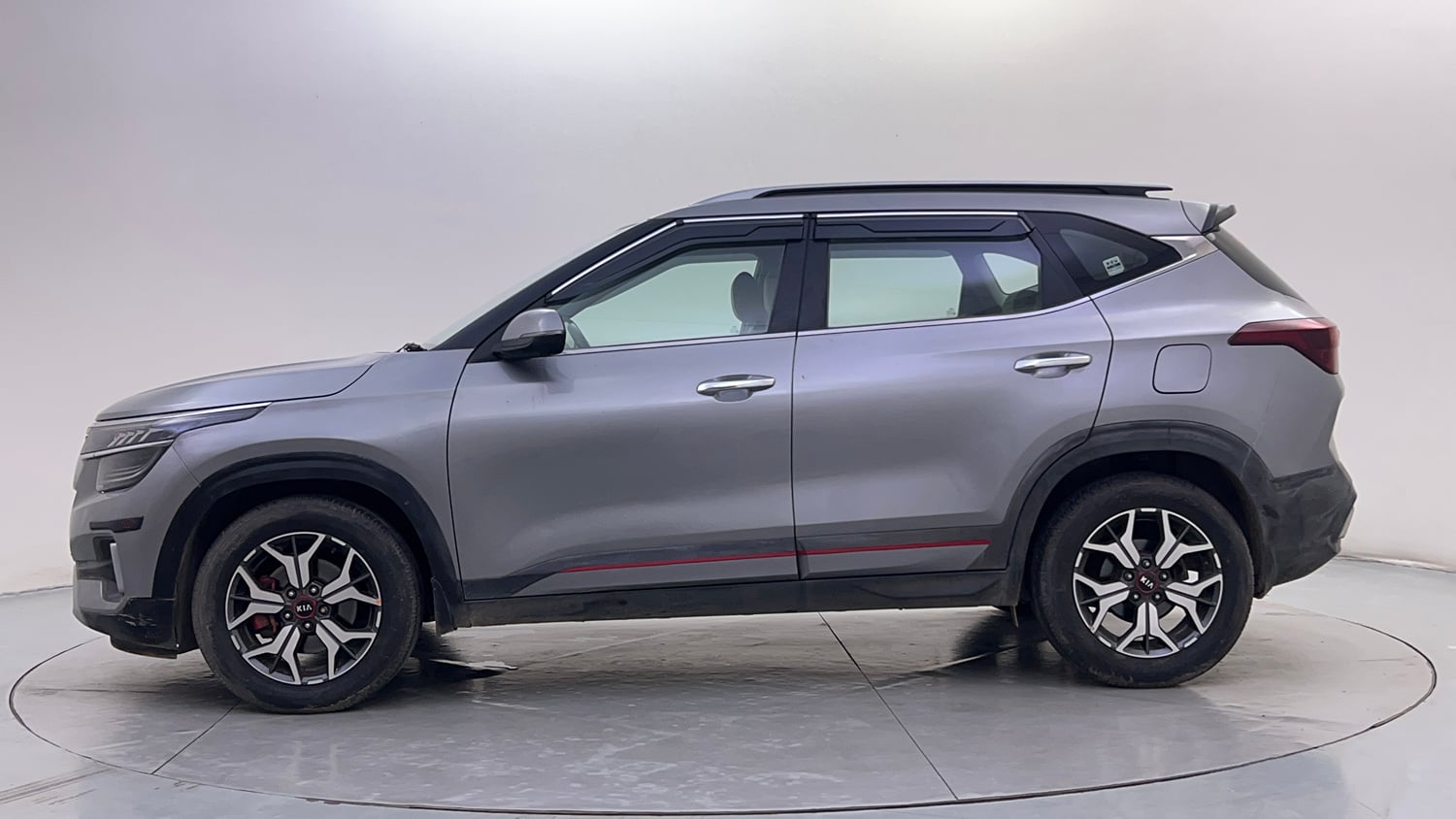 Used 2020 Kia Seltos GTX Plus AT 1.5 Diesel Diesel Automatic exterior LEFT SIDE VIEW