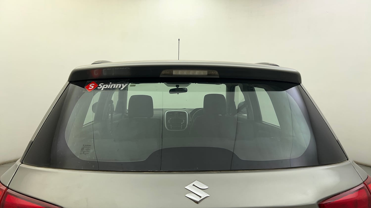Used 2017 Maruti Suzuki Vitara Brezza [2016-2020] VDi Diesel Manual exterior BACK WINDSHIELD VIEW