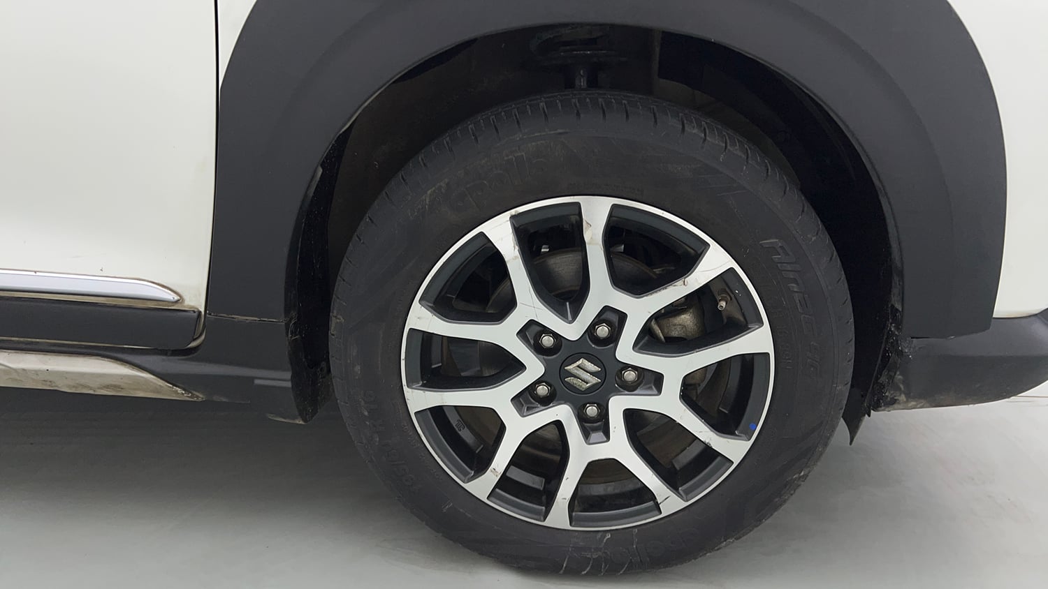 Used 2022 Maruti Suzuki XL6 Alpha Plus MT Petrol Petrol Manual tyres RIGHT FRONT TYRE RIM VIEW