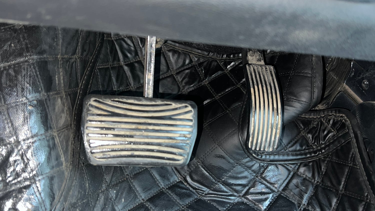Used 2022 mahindra Thar LX Hard Top Petrol AT 4WD Petrol Automatic interior PEDALS VIEW