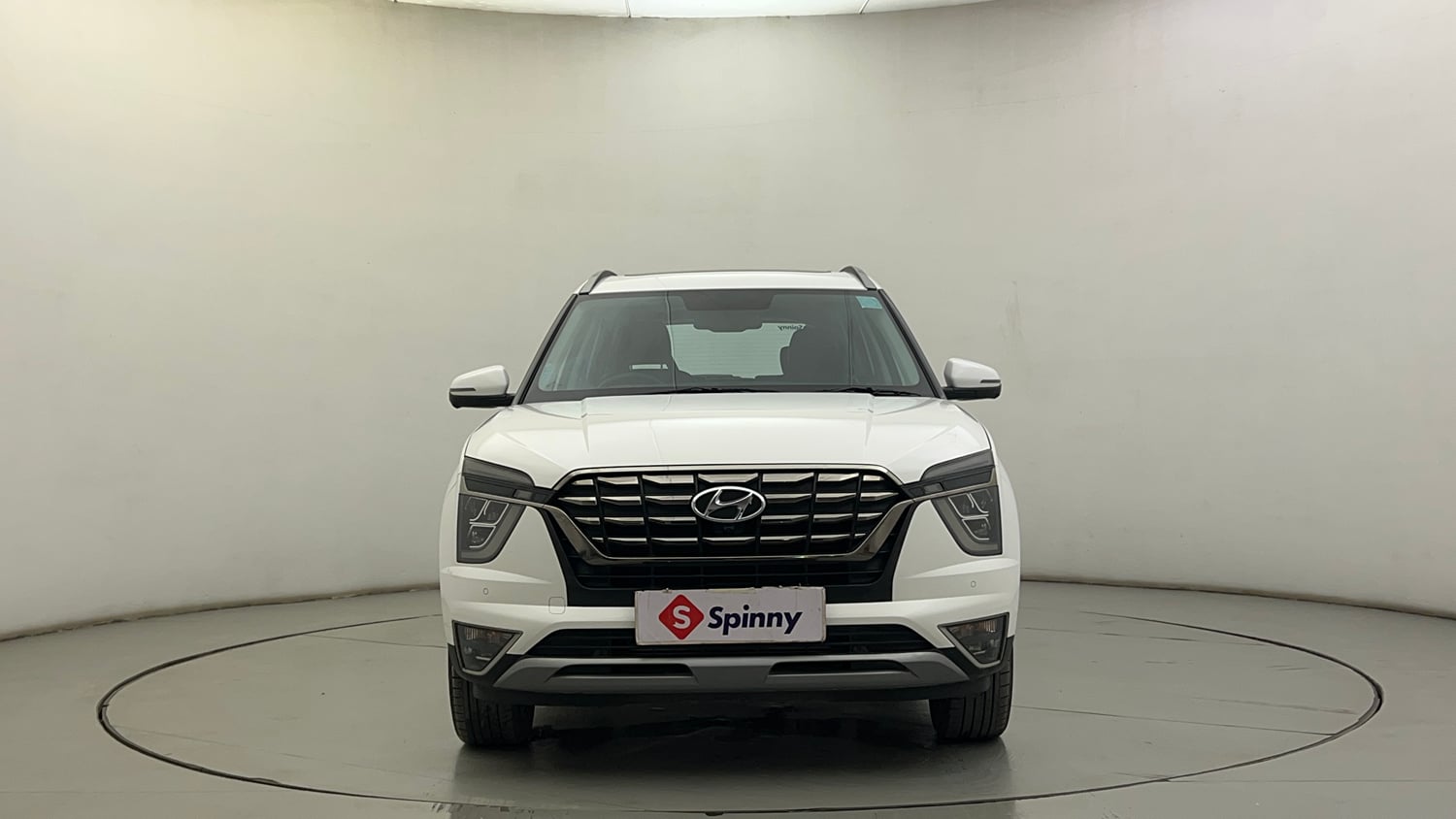Used 2024 Hyundai Alcazar Signature (O) 7 STR 1.5 Petrol DCT Petrol Automatic exterior FRONT VIEW