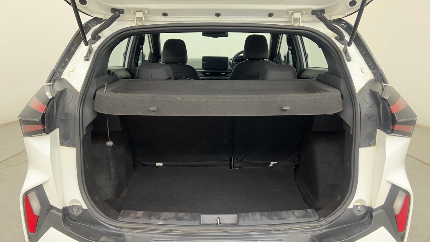 Used 2024 Tata Nexon Fearless S 1.5 Revotorq Diesel 6MT DT Diesel Manual interior DICKY INSIDE VIEW