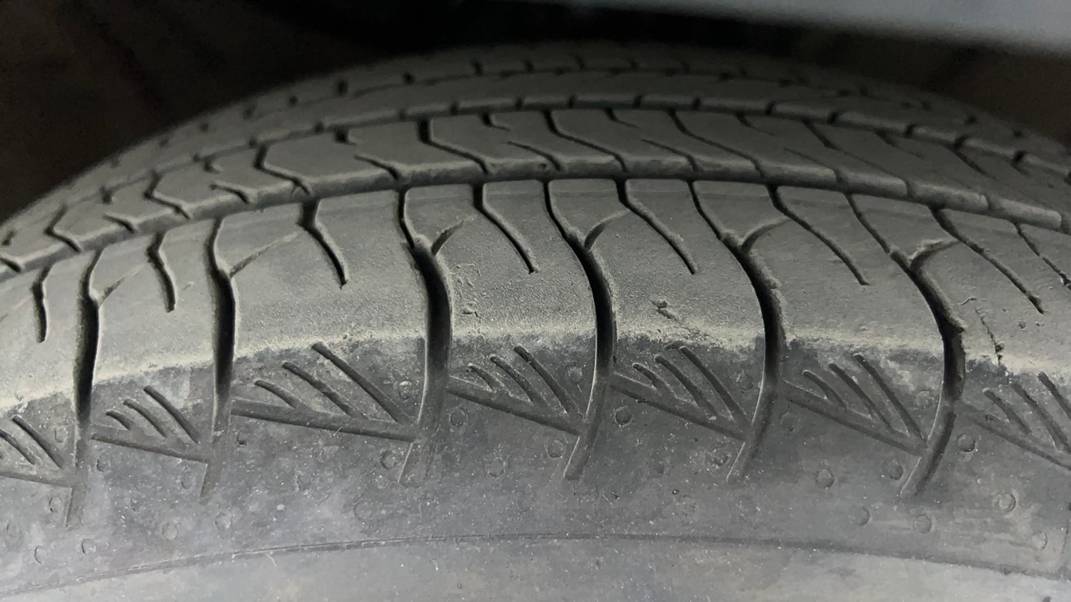 Used 2020 kia Seltos HTX IVT 1.5 Petrol Automatic tyres RIGHT FRONT TYRE TREAD VIEW