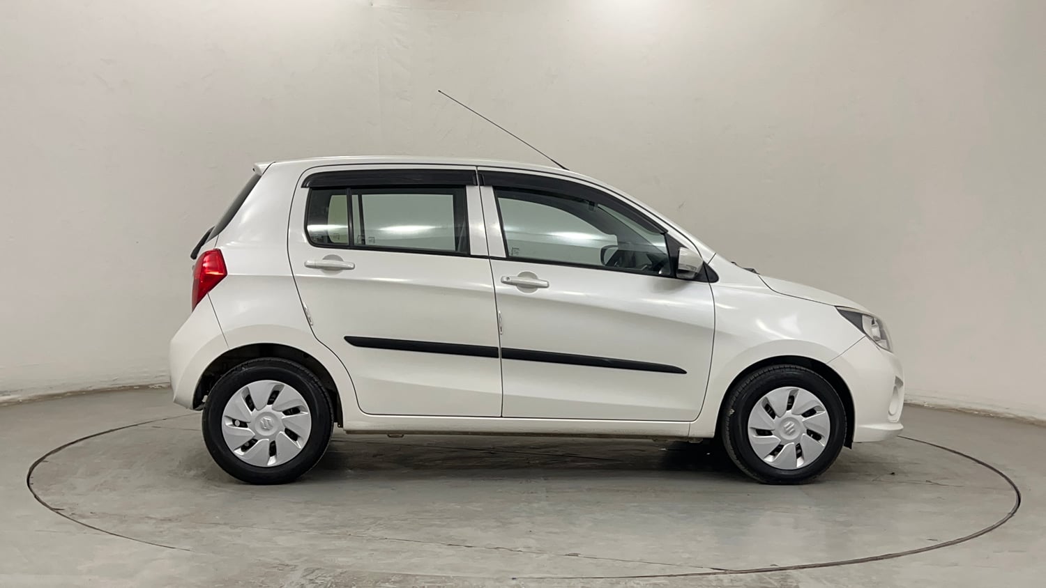 Used 2019 Maruti Suzuki Celerio ZXi AMT Petrol Automatic exterior RIGHT SIDE VIEW