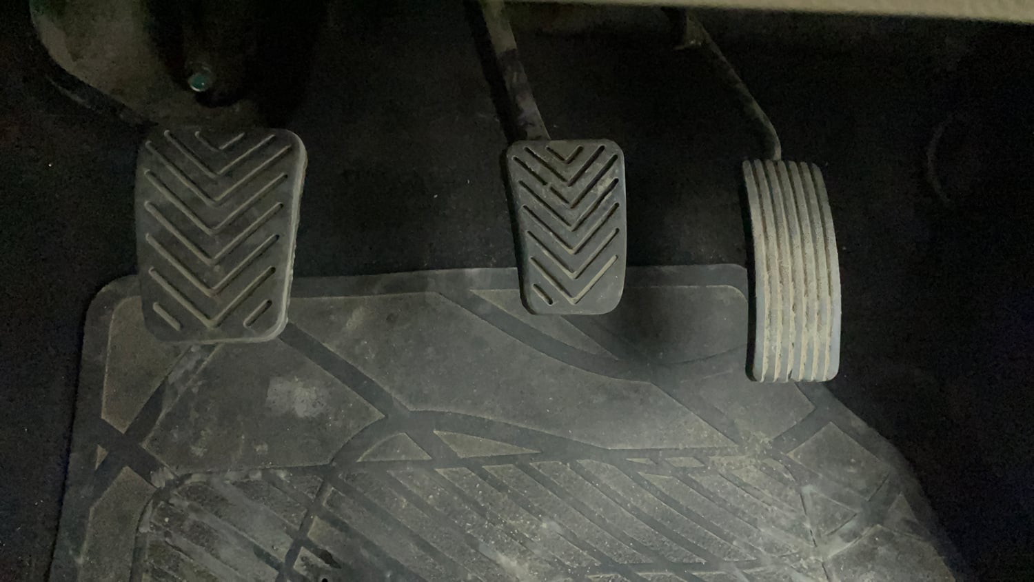 Used 2015 Hyundai Eon Magna + Petrol Manual interior PEDALS VIEW