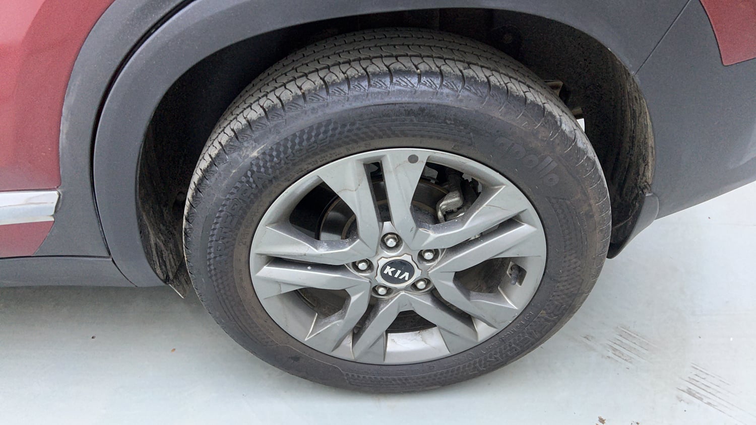 Used 2020 kia Seltos HTX IVT 1.5 Petrol Automatic tyres LEFT REAR TYRE RIM VIEW