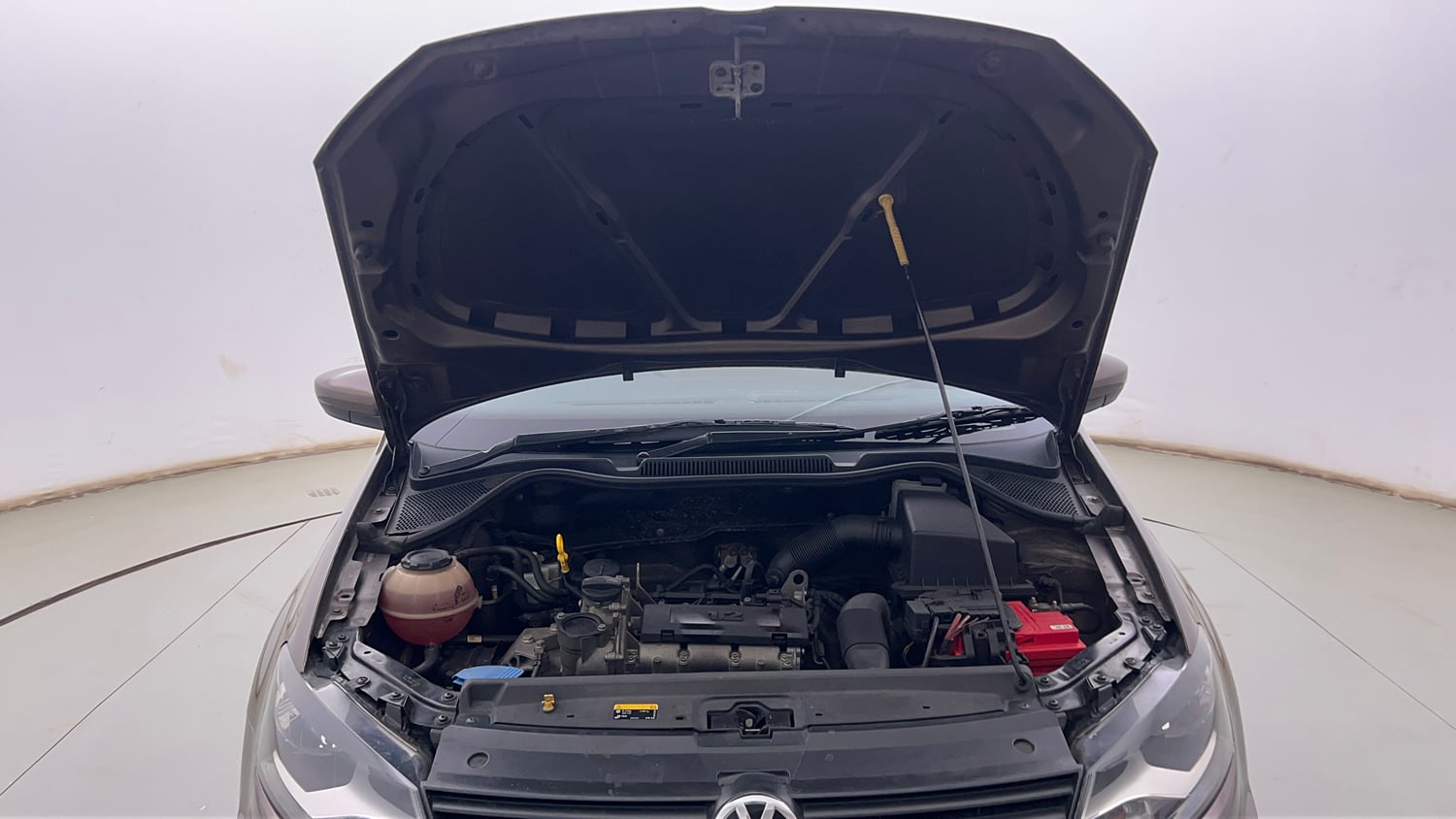 Used 2018 Volkswagen Ameo Highline1.2L Plus (P) 16 Alloy Petrol Manual engine ENGINE & BONNET OPEN FRONT VIEW