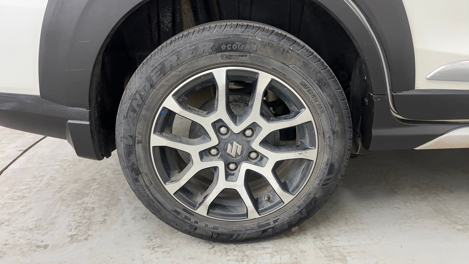 Used 2022 Maruti Suzuki XL6 Alpha MT Petrol Petrol Manual tyres RIGHT REAR TYRE RIM VIEW