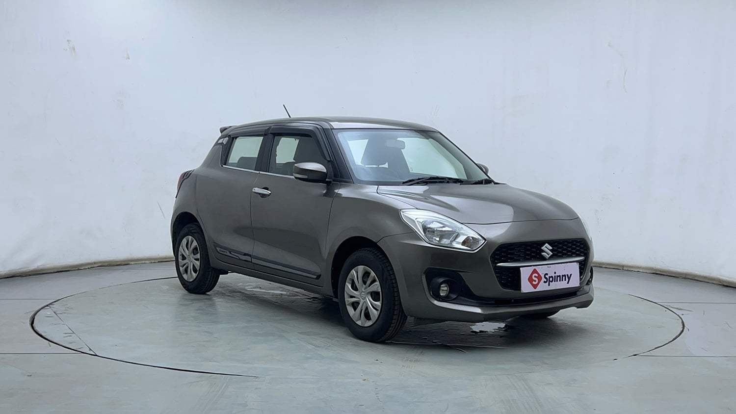 Used 2022 Maruti Suzuki Swift VXi Petrol Manual exterior RIGHT FRONT CORNER VIEW