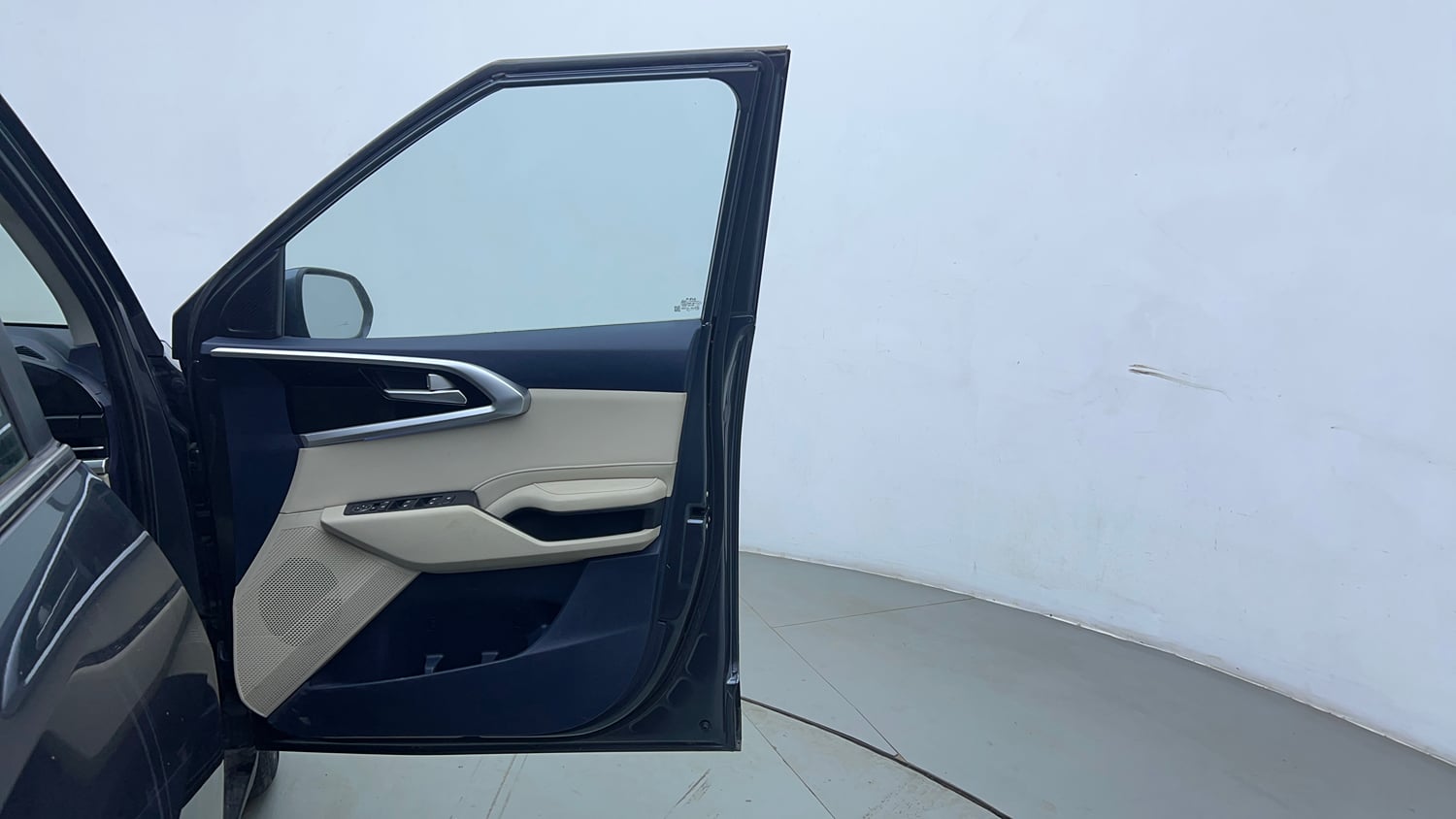 Used 2022 Kia Carens Luxury 1.4 Petrol 7 STR Petrol Manual interior RIGHT FRONT DOOR OPEN VIEW