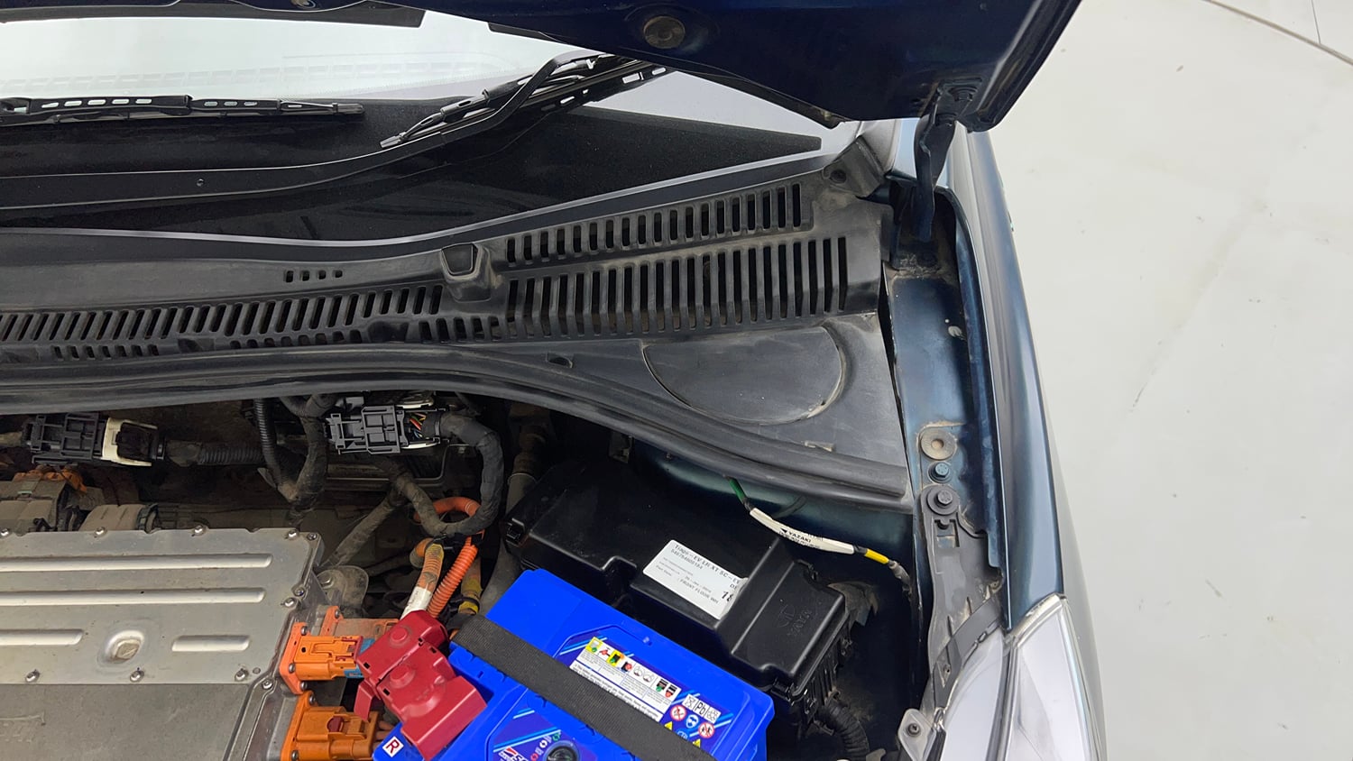Used 2024 Tata Tiago EV XT Medium Range Electric Automatic engine ENGINE LEFT SIDE HINGE & APRON VIEW