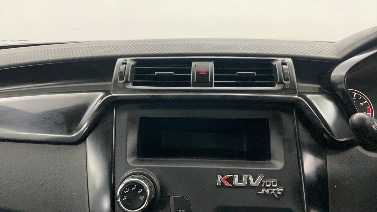 Used 2018 Mahindra KUV100 NXT K2 6 STR Petrol Manual interior MUSIC SYSTEM & AC CONTROL VIEW