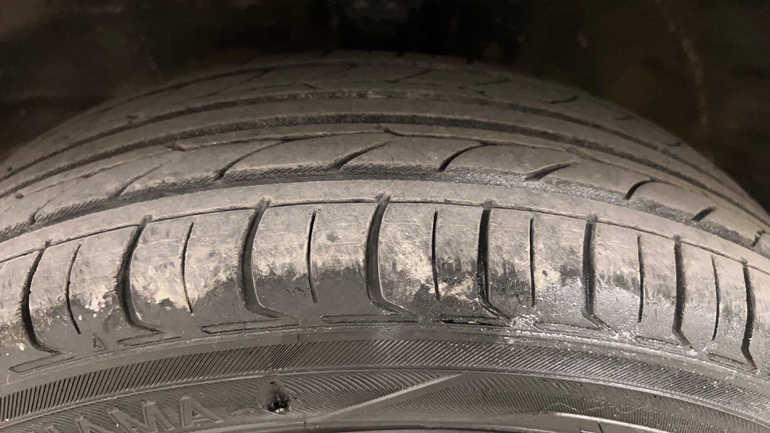 Used 2012 Maruti Suzuki Wagon R 1.0 VXi Petrol Manual tyres LEFT FRONT TYRE TREAD VIEW
