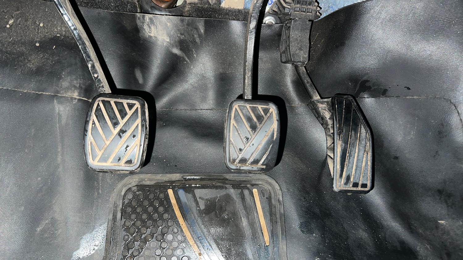 Used 2016 Maruti Suzuki Baleno Alpha 1.2 Petrol Manual interior PEDALS VIEW