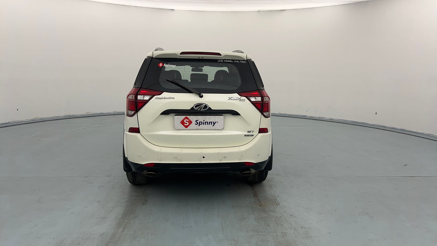 Used 2018 Mahindra XUV500 W7 AT Diesel Automatic exterior BACK VIEW