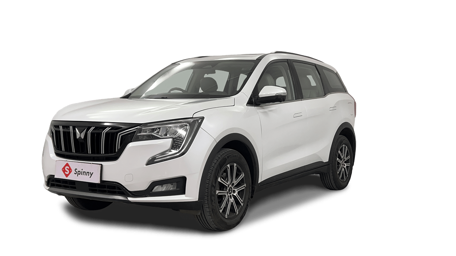 Used 2024 Mahindra XUV700 AX7 Luxury Pack Petrol AT 7 STR Petrol Automatic Image