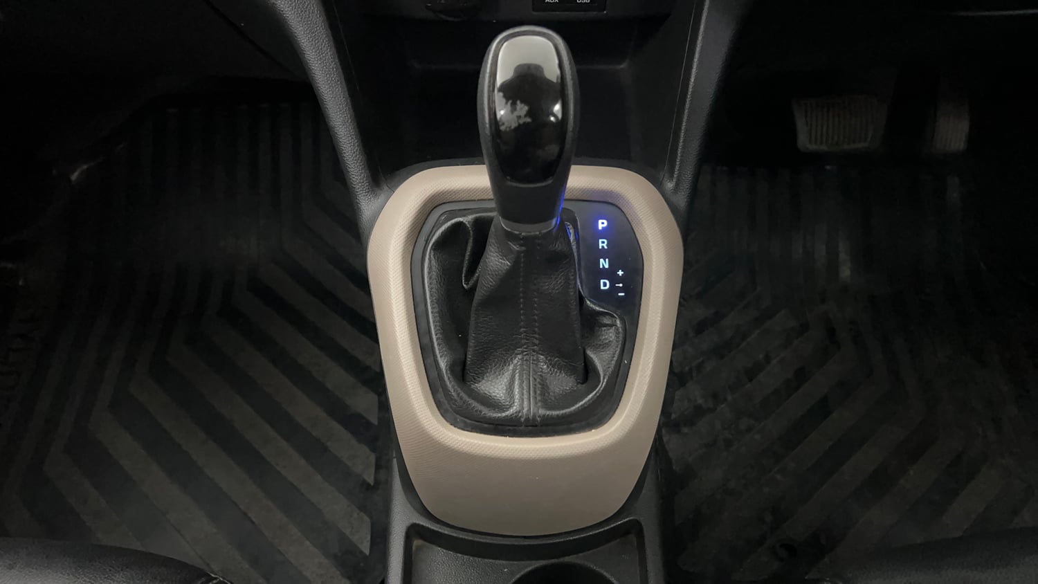 Used 2018 Hyundai Grand i10 Sportz (O) AT 1.2 Kappa VTVT Petrol Automatic interior GEAR  KNOB VIEW
