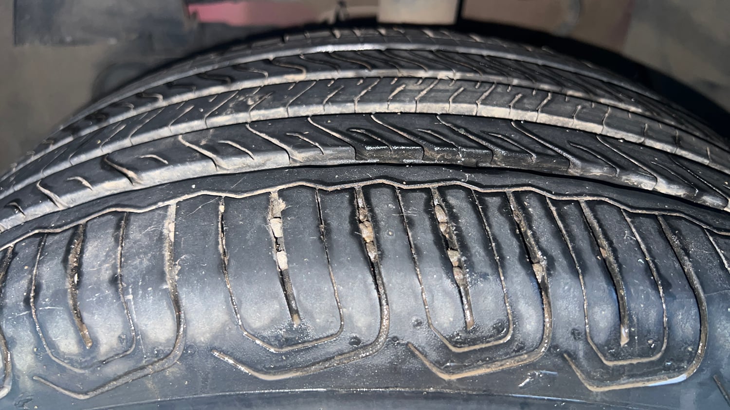 Used 2024 Tata Nexon Creative Plus 1.2 Revotron Petrol 6MT Petrol Manual tyres LEFT FRONT TYRE TREAD VIEW