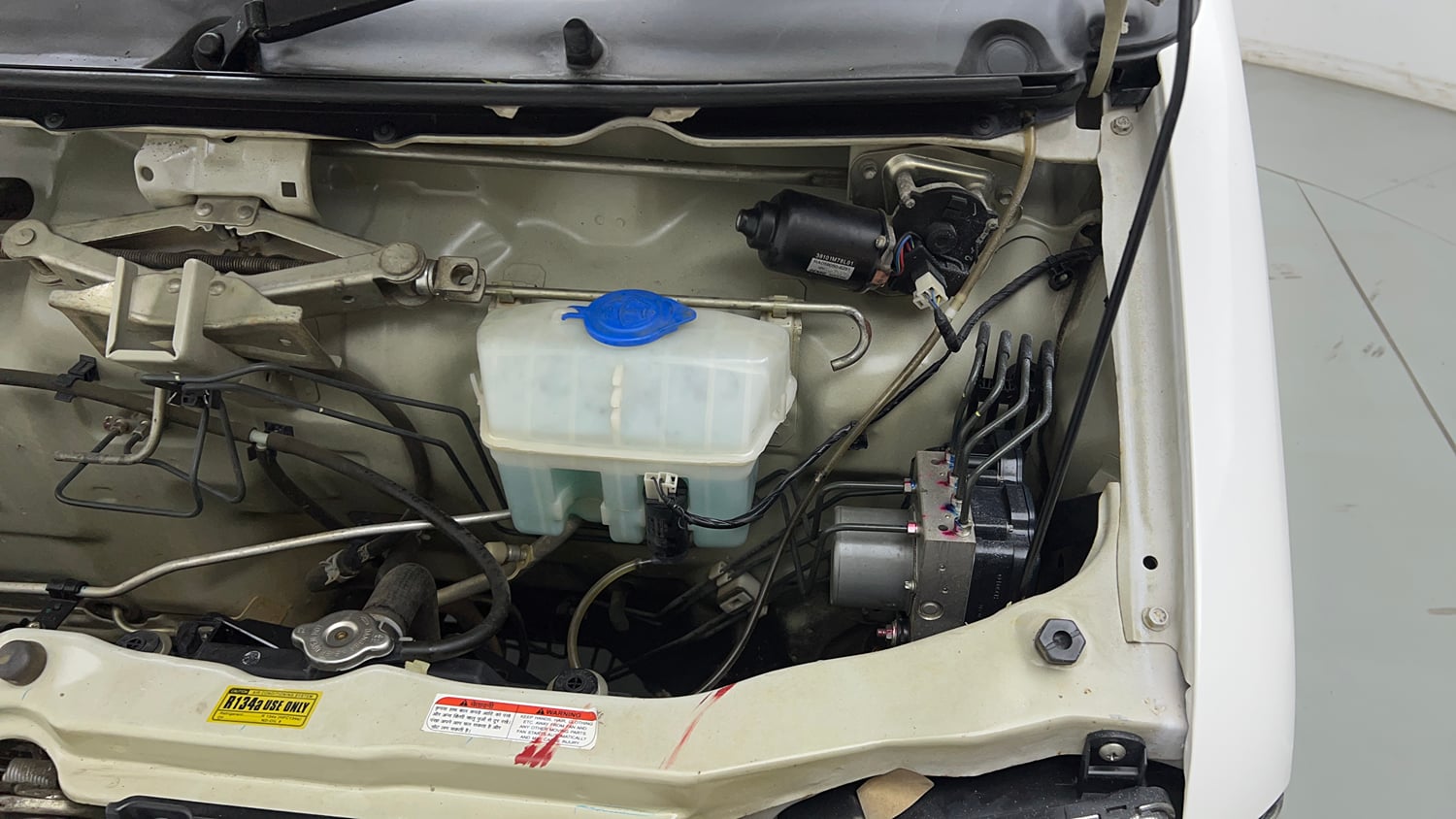 Used 2022 Maruti Suzuki Eeco 5 STR AC (O) Petrol Manual engine ENGINE LEFT SIDE VIEW
