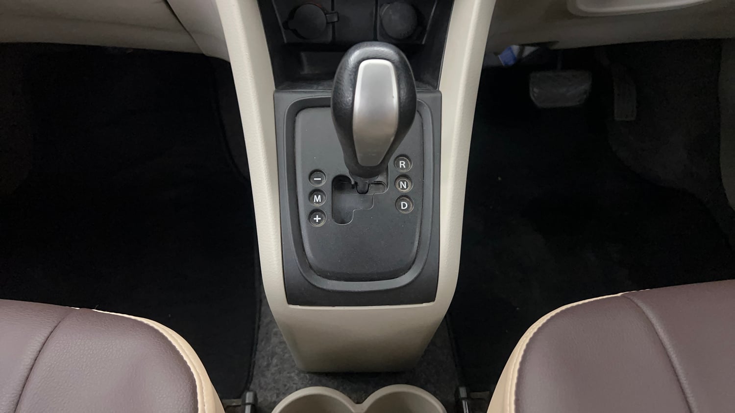 Used 2019 Maruti Suzuki Celerio ZXi AMT Petrol Automatic interior GEAR  KNOB VIEW
