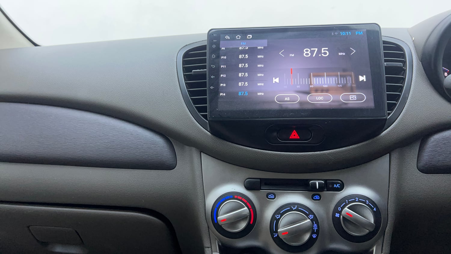 Used 2016 Hyundai i10 Sportz 1.1 iRDE2 Petrol Manual interior MUSIC SYSTEM & AC CONTROL VIEW