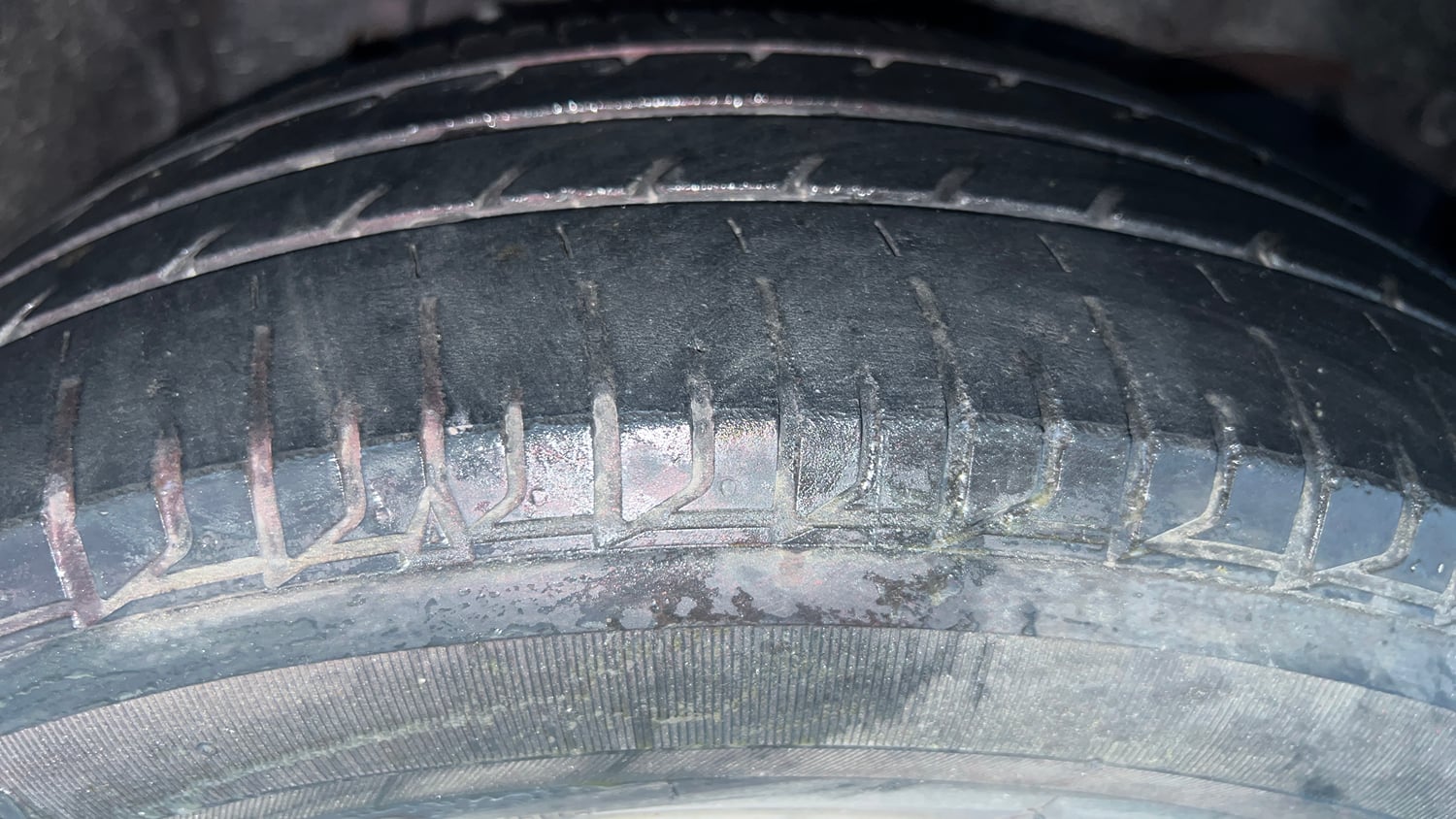 Used 2015 Honda City V Petrol Manual tyres RIGHT FRONT TYRE TREAD VIEW