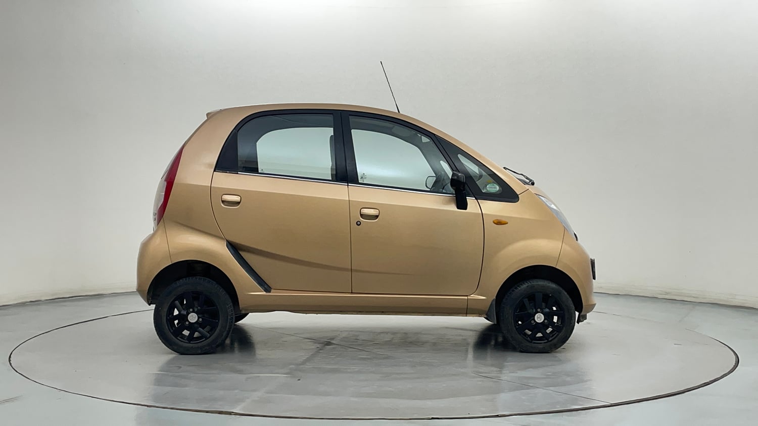 Used 2015 Tata Nano Twist XTA Petrol Automatic exterior RIGHT SIDE VIEW