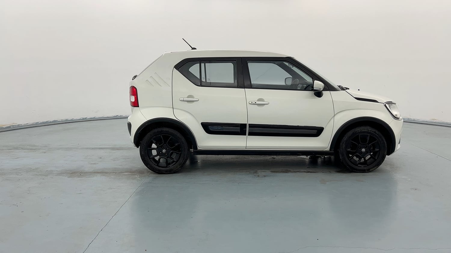 Used 2017 Maruti Suzuki Ignis Zeta 1.2 MT Petrol Manual exterior RIGHT SIDE VIEW