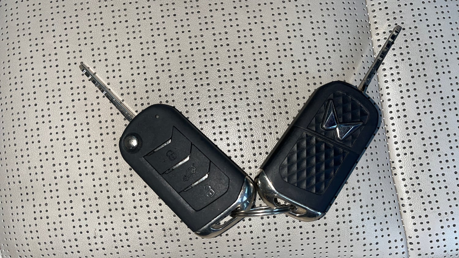 Used 2026 Mahindra Thar Roxx AX7 L Diesel AT 2WD Diesel Automatic extra CAR KEY VIEW