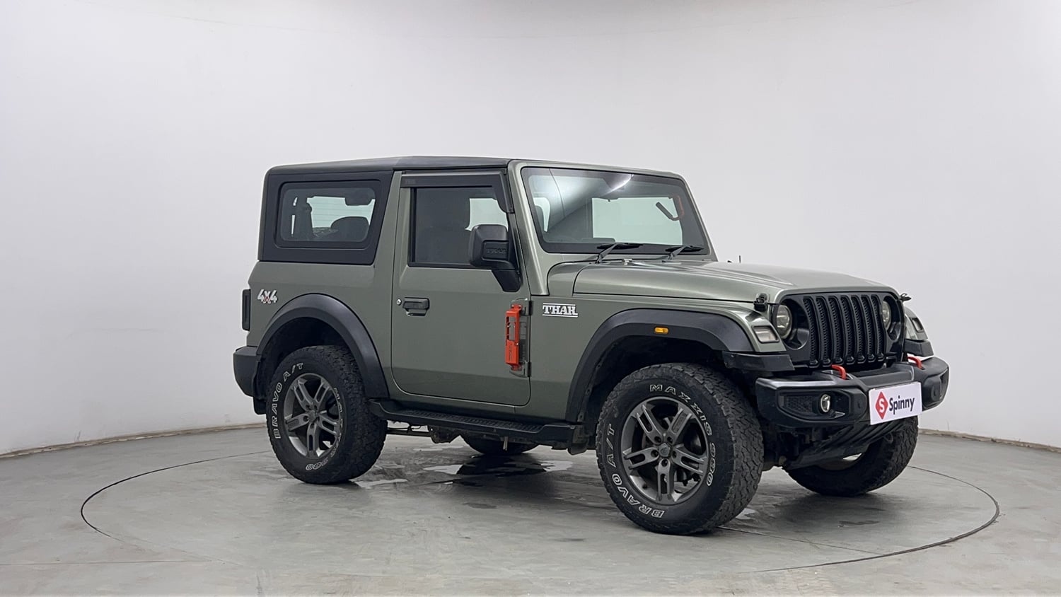 Used 2022 mahindra Thar LX Hard Top Petrol AT 4WD Petrol Automatic exterior RIGHT FRONT CORNER VIEW