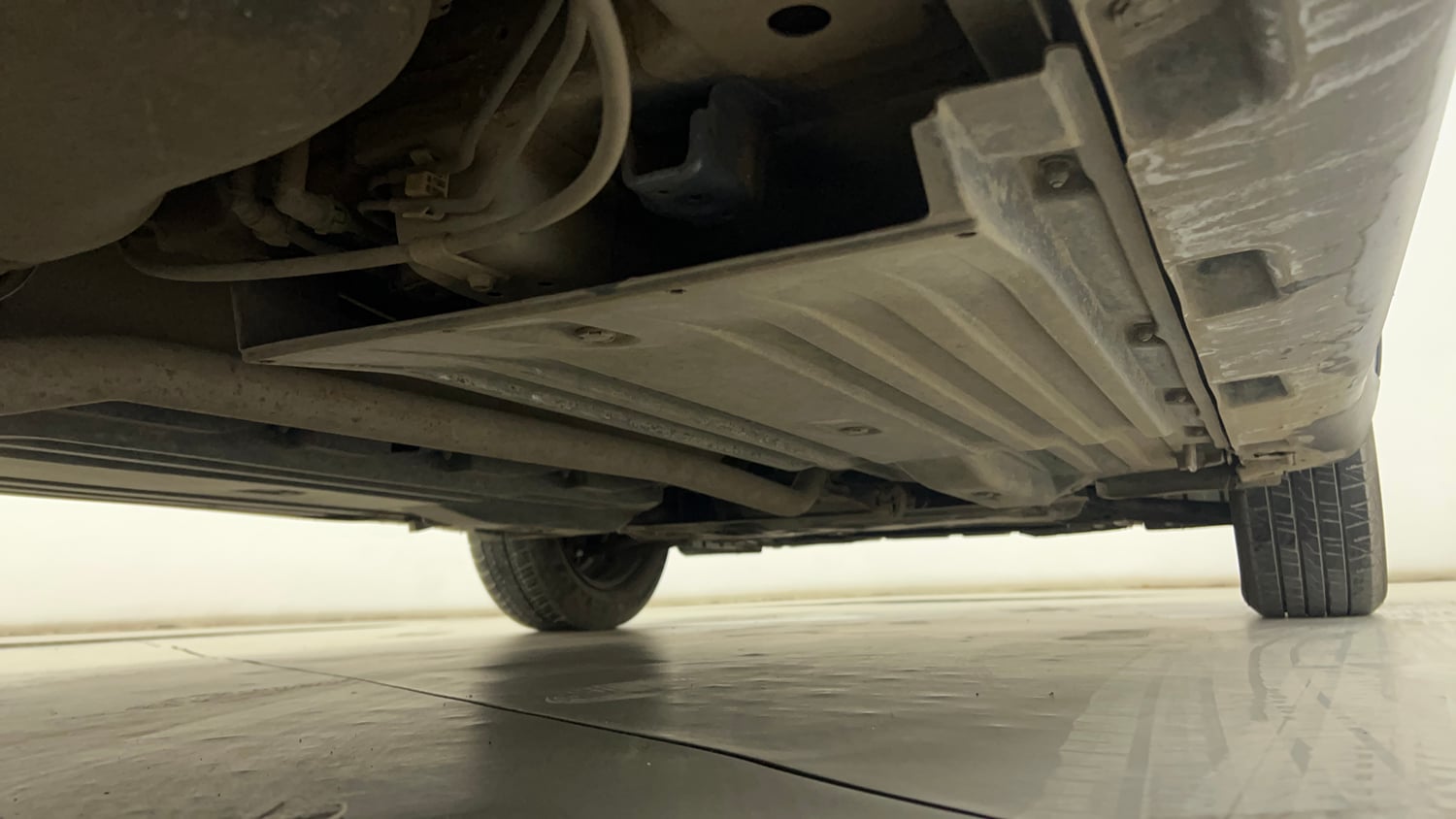 Used 2017 Maruti Suzuki Vitara Brezza [2016-2020] VDi Diesel Manual extra REAR RIGHT UNDERBODY VIEW